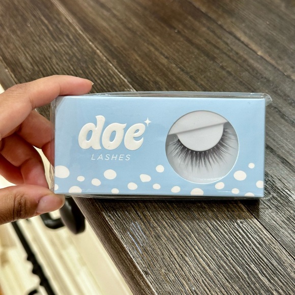 Doe Lashes Lash Pack - Picture 5 of 10